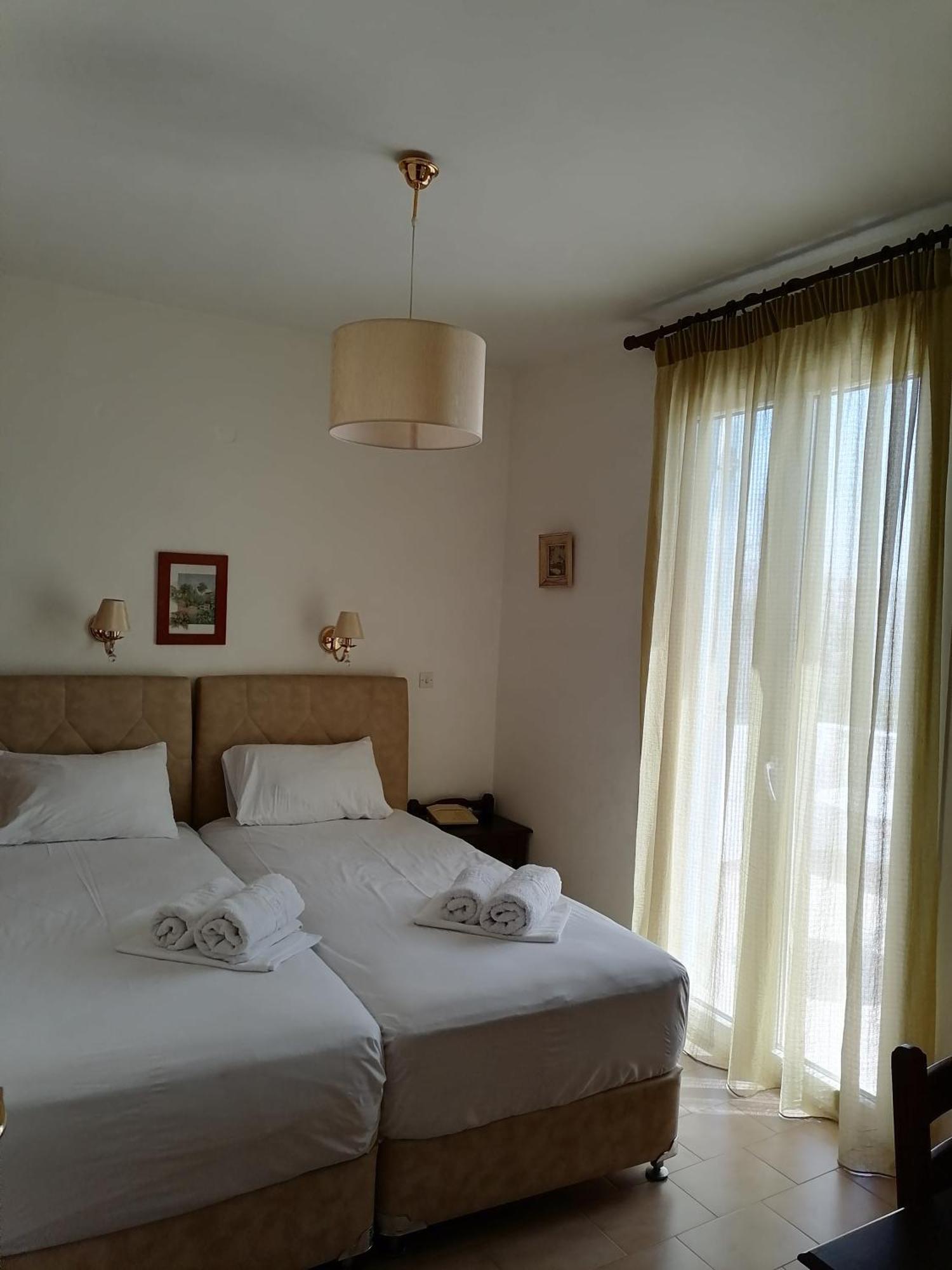 Likio Studios Batsi  Room photo